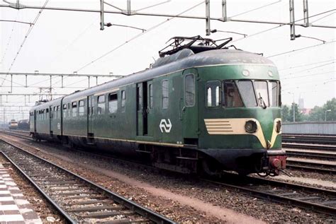 nederlandse spoorwegen mat  trains steam trains wagons national railways rail