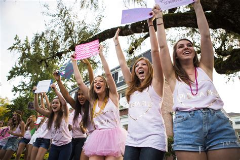 The Best Things About Living With Your Sorority Sisters Society19