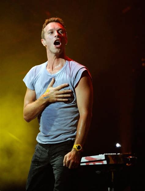 Coldplay S Chris Martin Struggled With Homophobia While Questioning