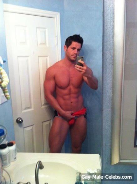 gay male free nude male celebrities site