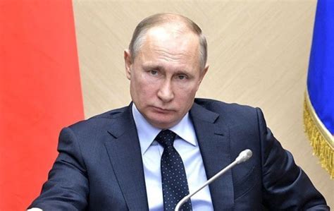 Путин может подать в отставку в связи с болезнью Паркинсона сообщают