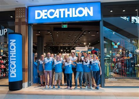 eerste pocket decathlon geopend  waasland shopping center sint niklaas het nieuwsblad