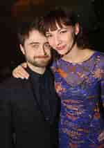 Image result for Daniel Radcliffe's Wife. Size: 150 x 214. Source: revistamonet.globo.com