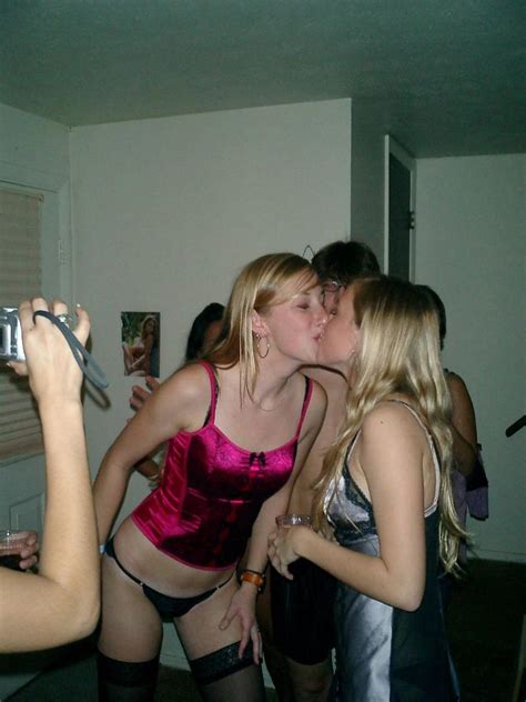 Hot Amateur Coeds Party In Their Lingerie Coed Cherry