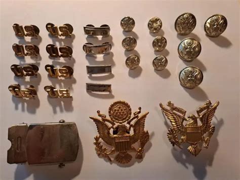 army buttons  officer cap insignias