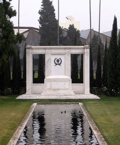 a guide to 18 of hollywood forever s most famous residents curbed la