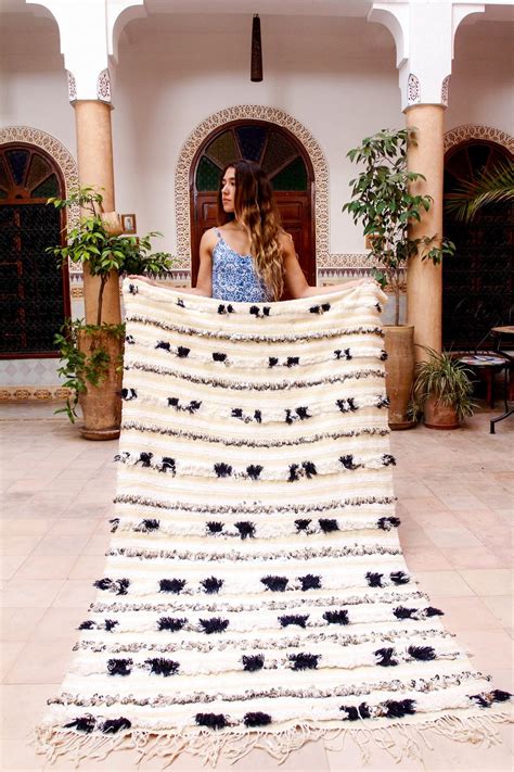 blankets   commonly   wedding blankets