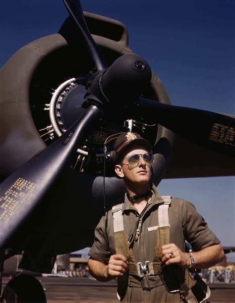 aviator sunglasses    skies