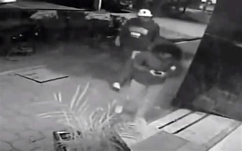 Teen Put In Choke Hold Passes Out Robber Gets Away Why