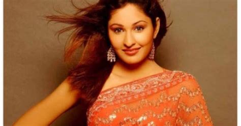 Famous Actress Pooja Chopra Beautiful Picture Gallery