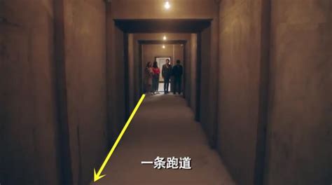 爱情公寓5：胡一菲曾小贤终于买房了！长跑道挖掘机户型，真会选 搜狐大视野 搜狐新闻