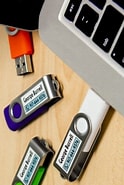Printable USB Flash Drives に対する画像結果.サイズ: 124 x 185。ソース: www.pinterest.com