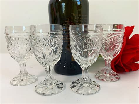 Set Of 6 Or 4 Vintage Cordial Glasses Small Pressed Glass Retro