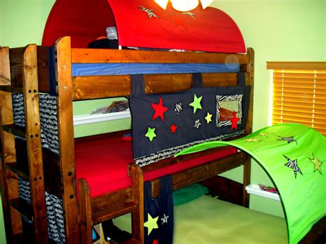 lady create  lot bunk bed tents
