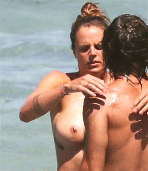 laure manaudou nude pics page 1