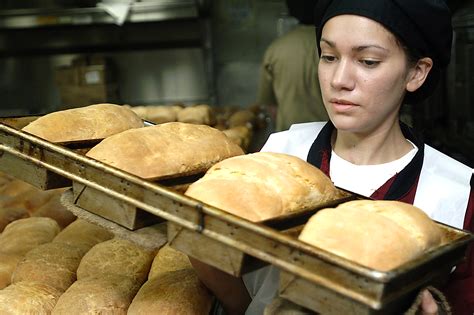 bake   loaf  bread  zamboni