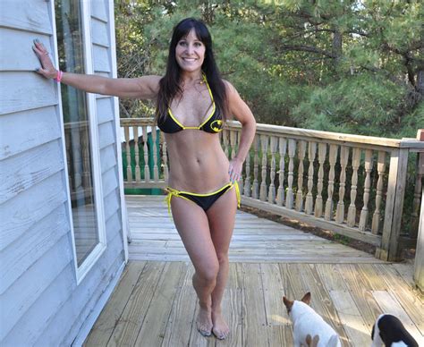 batgirl jennifer saucier likes     farm farm girl jens bikini pics daily star