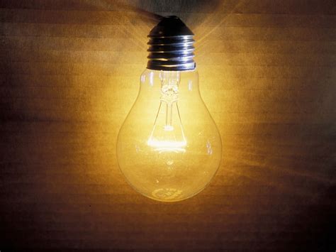 old fashioned light bulbs could be set for comeback after light recycling breakthrough the