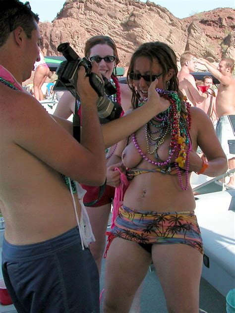 drunk college girls flashing at lake havasu pichunter