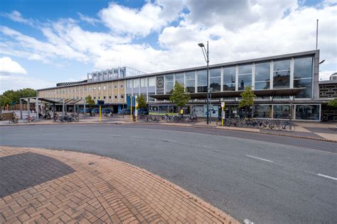 plannen voor nieuwe nmbs station zijn klaar huidige stationsgebouw verdwijnt onder sloophamer