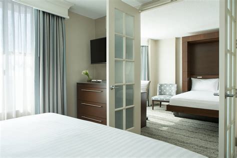 chicago marriott suites downers grove king suite  murphy bed rooms