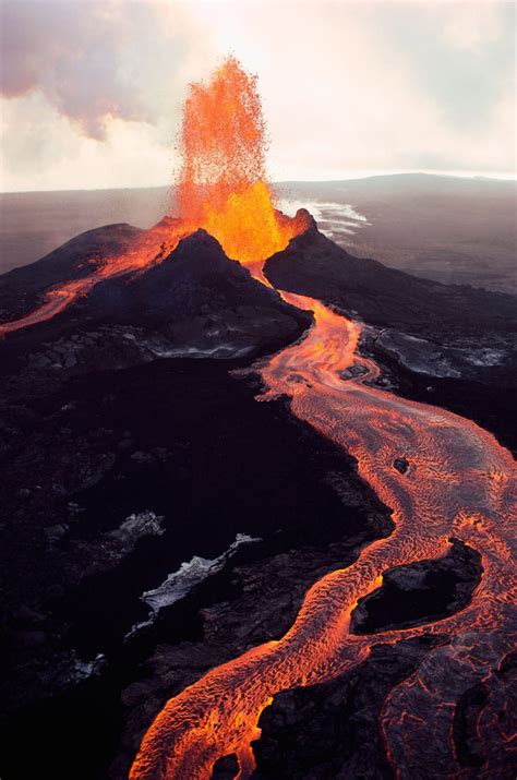 fresh lava eruptions  hawaii volcano