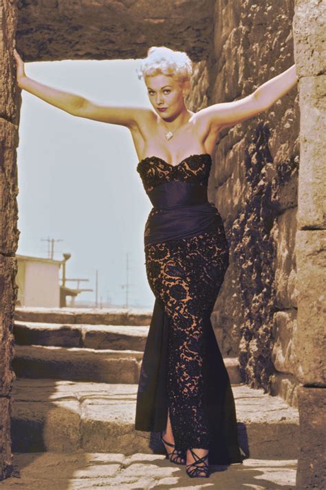 The Best Hourglass Bodies Of All Time Hollywood Glamour Kim Novak