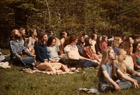 Rare And Unseen Color Photographs Of America’s Hippie