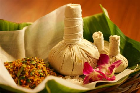 foot massage with herb bun select herbs to nourish your senses sukhothai