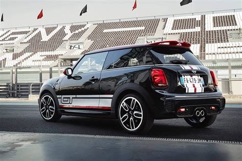 limited run mini cooper  gt edition pays tribute  classic  gt carscoops