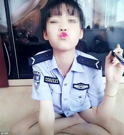 chinese policewoman fired over sexy photos photos