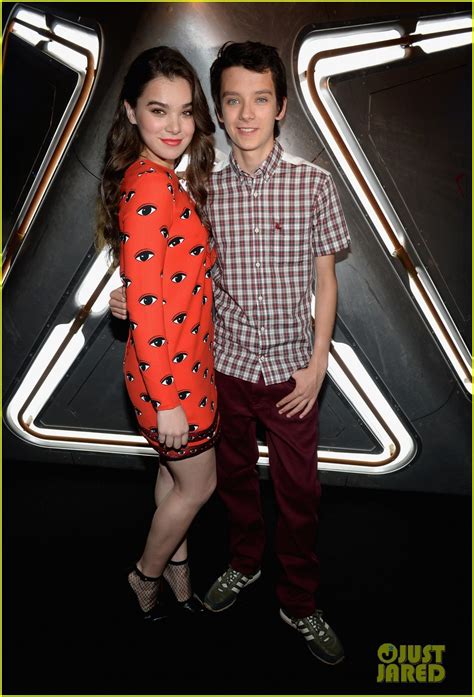 hailee steinfeld and asa butterfield ender s game experience photo