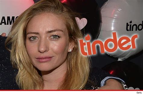 former tinder exec sues tinder for sexual harassment