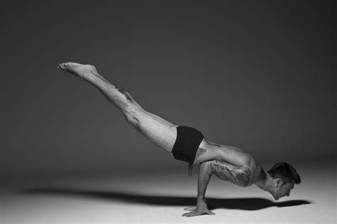 yoga poses   super  boy workout trends