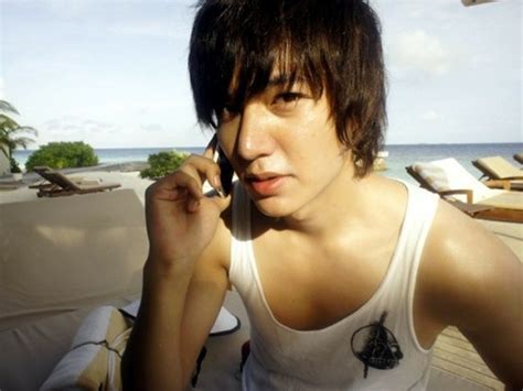 Lee Min Ho Took His Clothes Off At The Beach And Here S 15