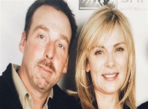 Kim Cattrall Sex And The City Actor Announces Brothers Death