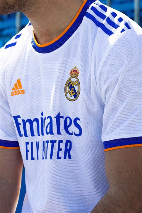adidas football devoile le nouveau maillot domicile   du real madrid essential homme