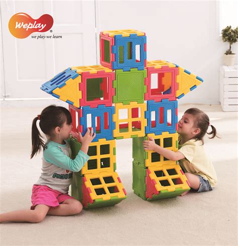 colourful large blocks  build big constructions fast  fun
