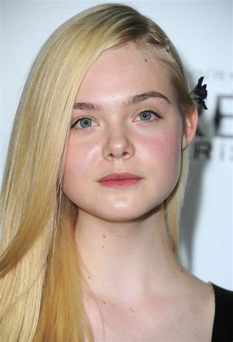 Elle Fanning Stepped Out In La For The Elle Women In Hollywood Awards