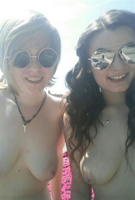 summer girls wreck beach