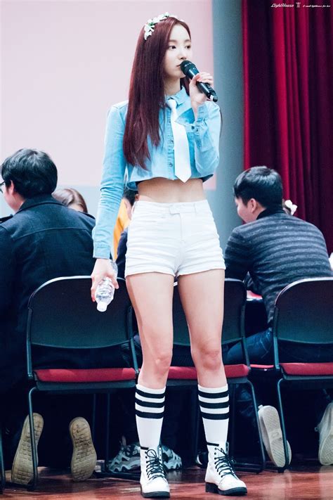 netizens praise this idol s proportionate body line daily k pop news