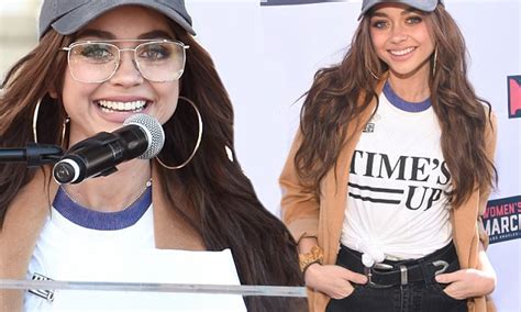 sarah hyland speaks at los angeles women s march daily mail online