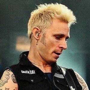mike dirnt age family bio famous birthdays