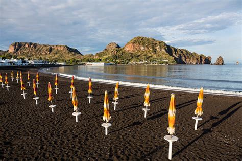 schwarzer strand auf vulcano spiaggia bild kaufen  image