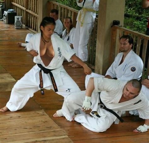 pin by mike fogle on martial arts martial arts women mma girls