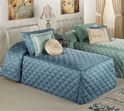 update   find quilted fitted bedspreads    retro