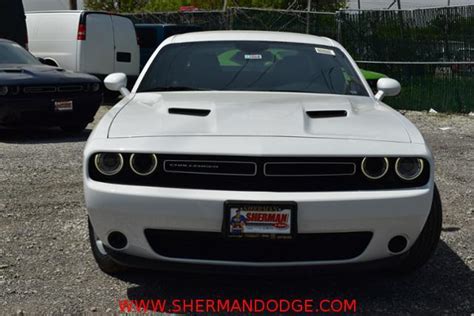 white dodge challenger  illinois  sale  cars  buysellsearch