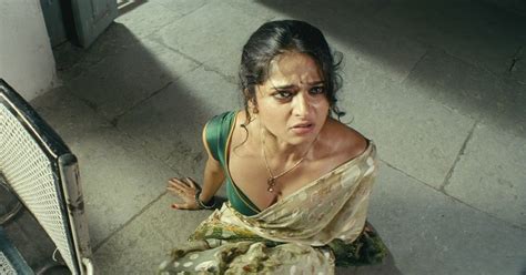 anushka shetty hot in saree vedam movie hd photos bollywood celebrities photo gallery