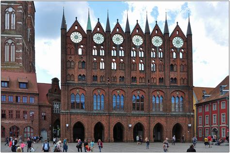 stralsund alter markt rathaus foto bild ruegen  ostsee