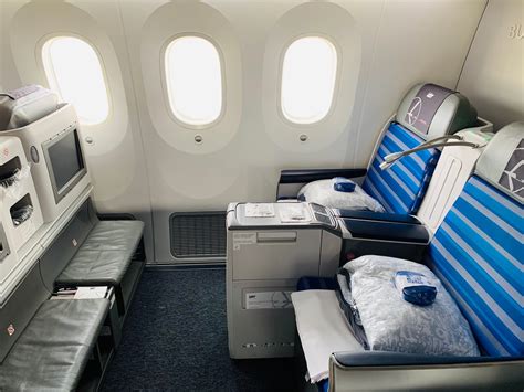 review lot polish airlines lo business class boeing   budapest